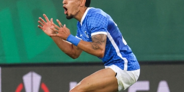 La expulsión de Daniel Muñoz en la Europa League