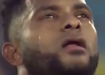 Miguel Borja: lágrimas en el himno y doblete a Chile en 20 minutos