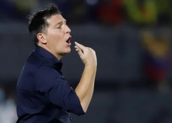 ¡Al DT de Paraguay le pidieron renunciar en la rueda de prensa tras el empate con Colombia!