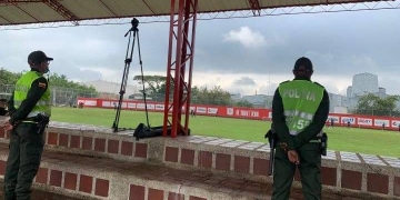 América entrena en Cascajal con protección de la policía