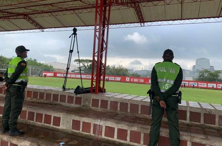 América entrena en Cascajal con protección de la policía