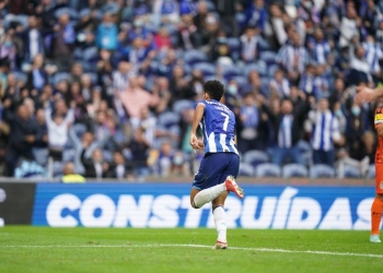 Cabezazo goleador de Luis Díaz con el FC Porto
