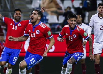 Chile goleó a Venezuela y volvió a meterse a la pelea