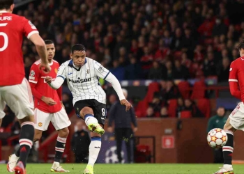 Con Zapata y Muriel, Atalanta dejó escapar la victoria en Old Trafford
