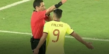 David Ospina y Falcao lideraron airadas protestas contra el árbitro