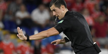 El VAR salvó al América de un error increíble en defensa