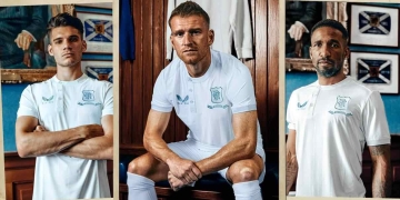 Kit de aniversario especial por los 150 años del Rangers