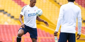 ¿Qué equipo paró Reinaldo Rueda en el último entrenamiento antes de viajar a Uruguay?