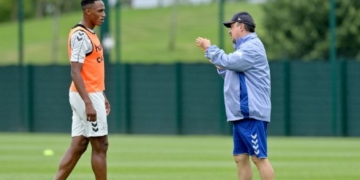 Rafa Benítez dijo NO y Reinaldo Rueda se preocupó por Yerry Mina