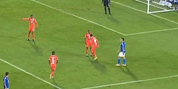 Rodrigo Ureña y Elvis Mosquera, entre empujones y agresiones verbales