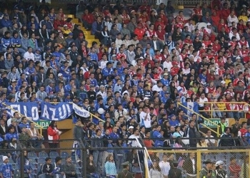 Hinchas de Santa Fe y Millonarios se enfrentaron antes del clásico en Bogotá