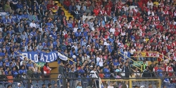 Hinchas de Santa Fe y Millonarios se enfrentaron antes del clásico en Bogotá