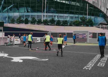 Tottenham y Nike organizaron taller de sostenibilidad con estudiantes