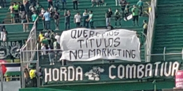 Mensajes en el estadio de Deportivo Cali por la hipoteca de una tribuna