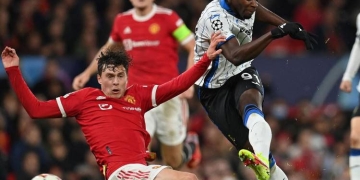 Duván Zapata, opción errada ante Manchester United y consejo del Tino Asprilla