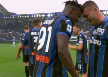 duvan zapata le hace gol a la lazio 30 de octubre 2021