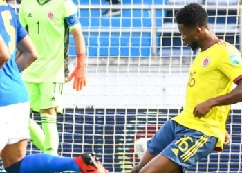Jéfferson Lerma criticó el arbitraje ante Brasil: "Le toleran bastantes cosas a su favor"