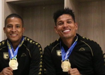 Álex Mejía: "Es una bendición volver a mi país y alzar un título"
