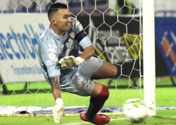 ¿Sanción para Santa Fe? El error de Leandro Castellanos tras victoria ante Huila