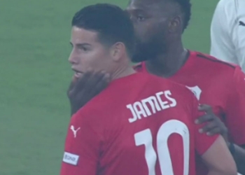 La discusión que tuvo James en la final de la Copa del Emir