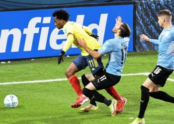 La razón por la que no expulsaron a Cuadrado en Uruguay