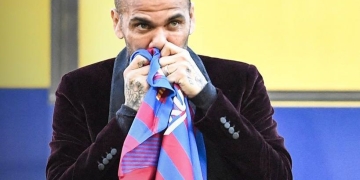 ¿Amor por el club? El curioso y muy bajo salario que Dani Alves tendrá en Barcelona