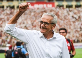 Gregorio Pérez y su gran momento en el fútbol de Perú