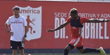 Juan Carlos Osorio y el curioso mensaje de su camiseta