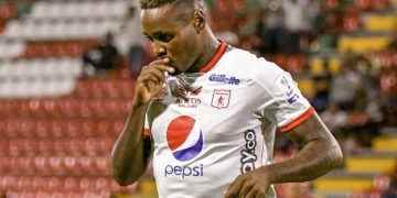 ¿Gustavo Torres no fue el único con actos de indisciplina en América?