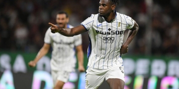 Recibe en el área, da vuelta y… ¡gol de Duván Zapata!