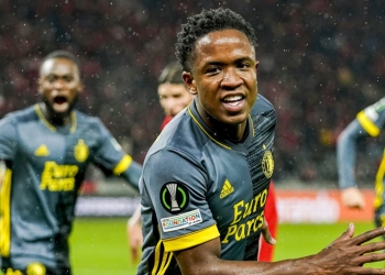 ¡Qué jugador!: Robin Van Persie y los elogios para Luis Sinisterra