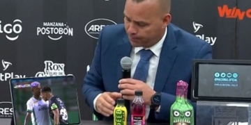 Memes para Rafael Dudamel por su Tablet y el cabezazo de Teo