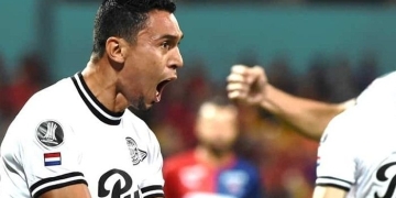 Daniel Bocanegra firmó con Nacional, pero el de Uruguay