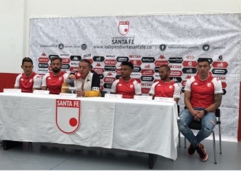 Santa Fe presentó a sus primeros cinco fichajes
