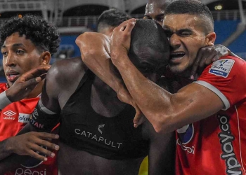 La millonaria multa a Adrián Ramos por una celebración