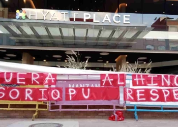 Hinchas de América protestaron en contra de Osorio en Bogotá