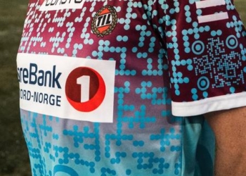 Su tercera camiseta tiene un código QR para protestar contra el Mundial de Catar
