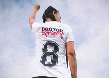 Corinthians y Nike rinden homenaje a Sócrates en nueva colección