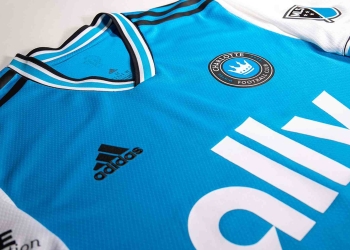 Charlotte FC y su uniforme para debutar en la MLS 2022