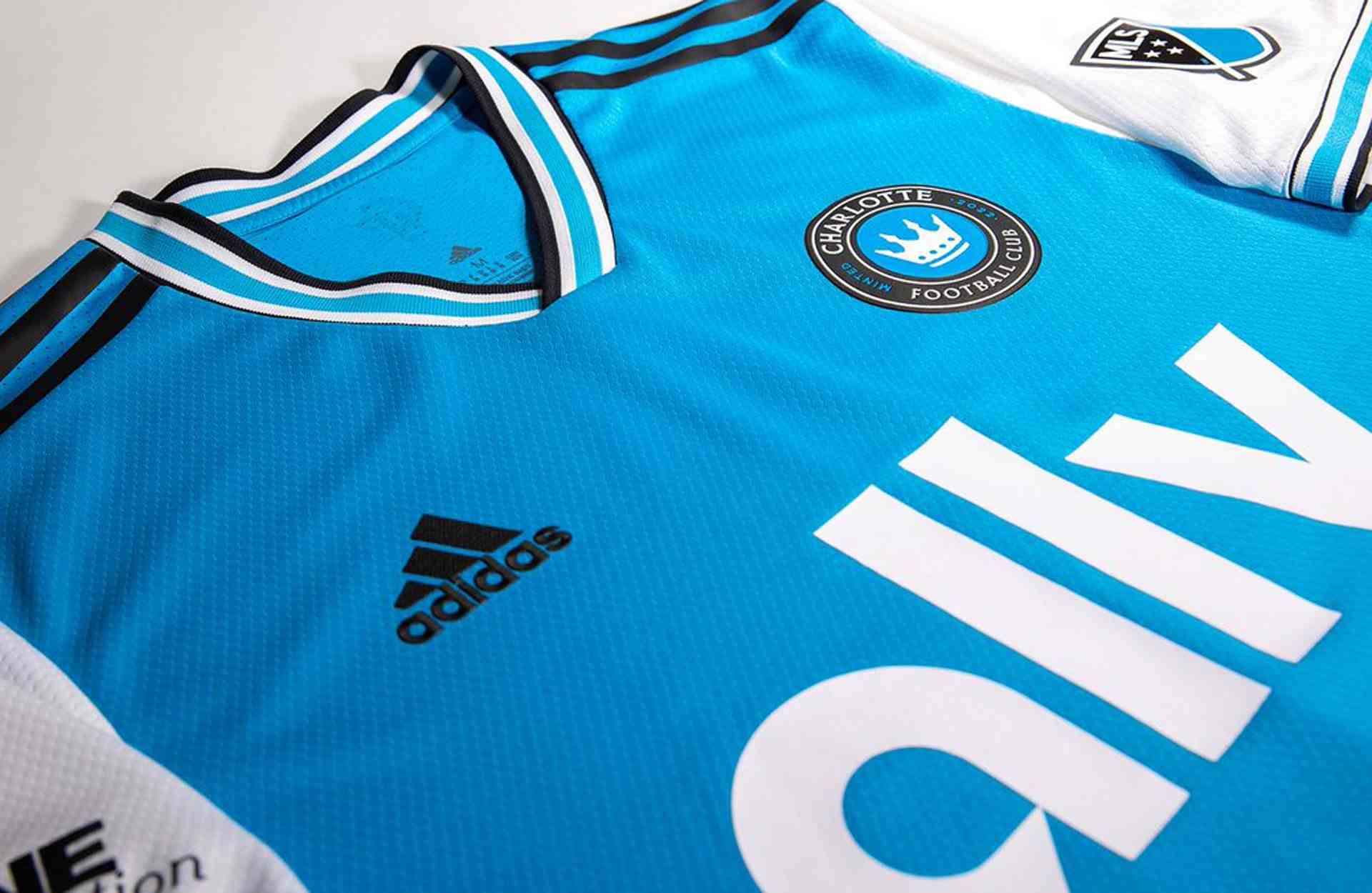 Charlotte FC y su uniforme para debutar en la MLS 2022 - Futbolete