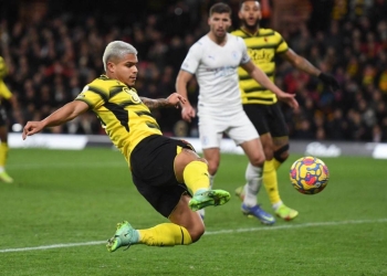 Cucho Hernández y su gol al Manchester City