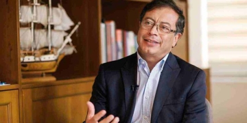 Gustavo Petro a Alejandro Char: "Democraticemos el fútbol"