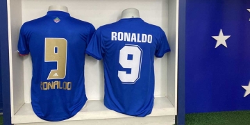 Cruzeiro comienza a vender camisetas con el nombre de Ronaldo
