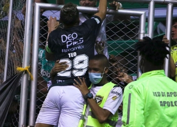 La verdad de lo que pasó con “el hombre más feliz del mundo” por el abrazo a Teo Gutiérrez