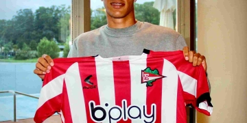 Nelson Deossa fue presentado en su nuevo club