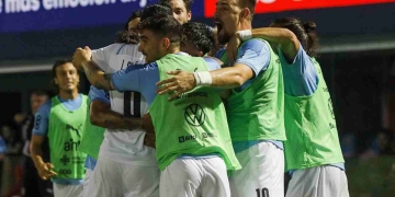 Uruguay ganó y pasó a Colombia en la tabla
