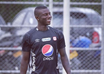 Marino Hinestroza podría irse del América por problemas contractuales