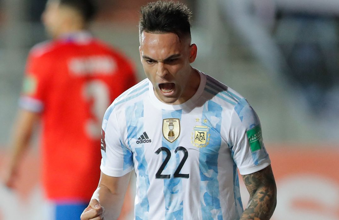 Sin Messi ni Scaloni: Argentina le ganó a Chile y sigue firme hacia Catar