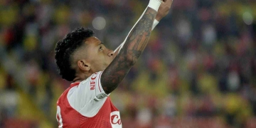 Wilson Morelo fue figura y ganó Santa Fe