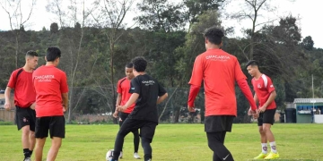 ¡Toma nota! La universidad del fútbol argentino visita Colombia